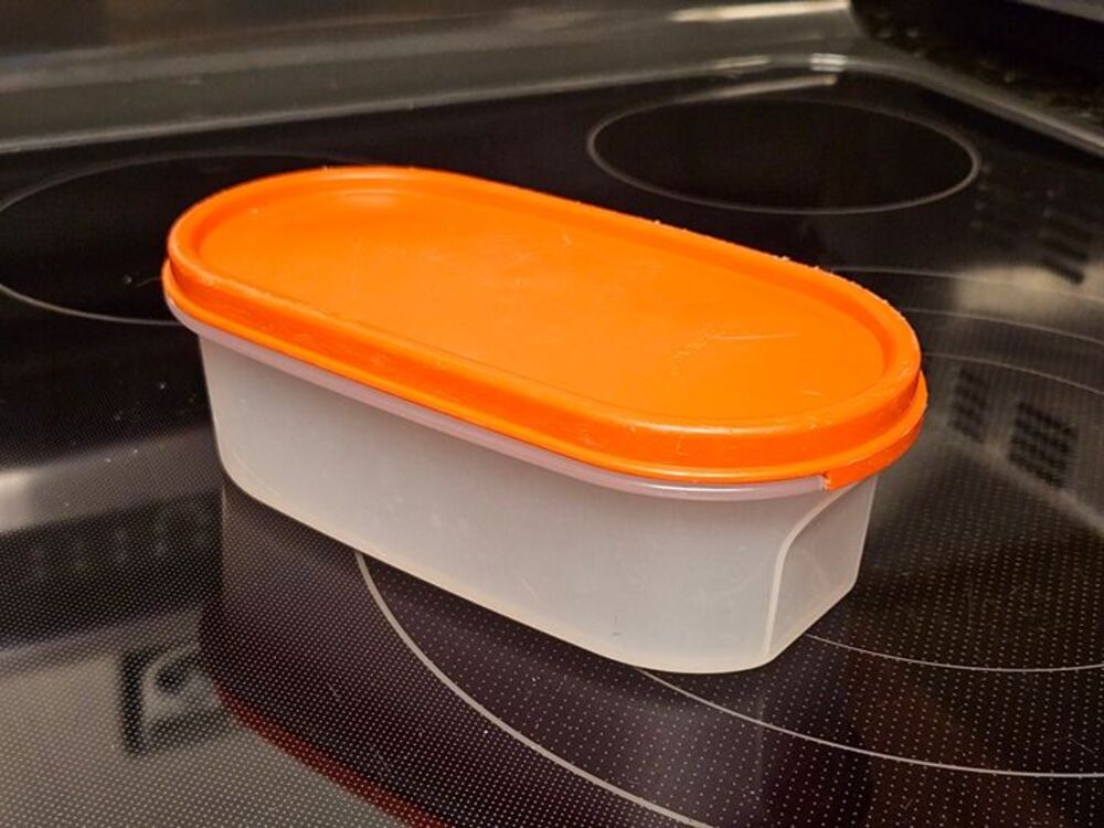 Vintage Tupperware Oval Modular Mates 2.5" 1611-2 with Red Lid